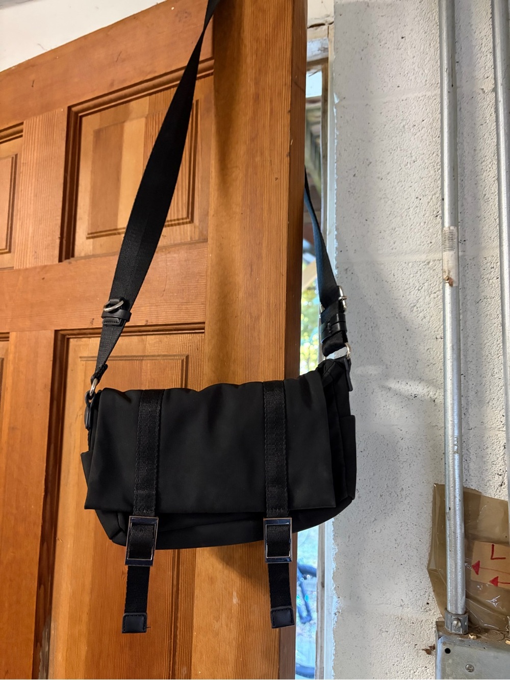 Zara Black Men's Messenger Bag with Buckle Straps